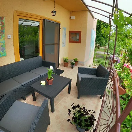 Moha Es Pafrany Vendeghaz Prázdninový dům Lakitelek