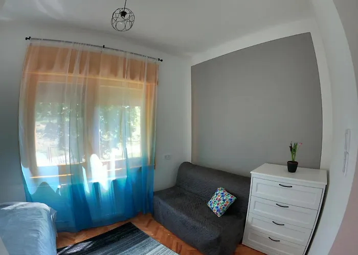 Moha Es Pafrany Vendeghaz *