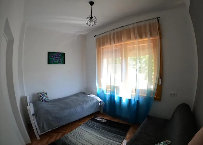 Moha Es Pafrany Vendeghaz *